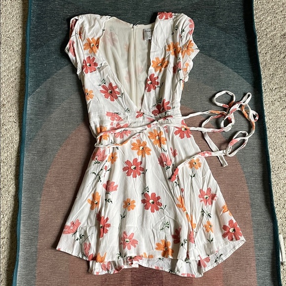 Privacy Please Floral Deep V Mini Dress - Picture 9 of 12